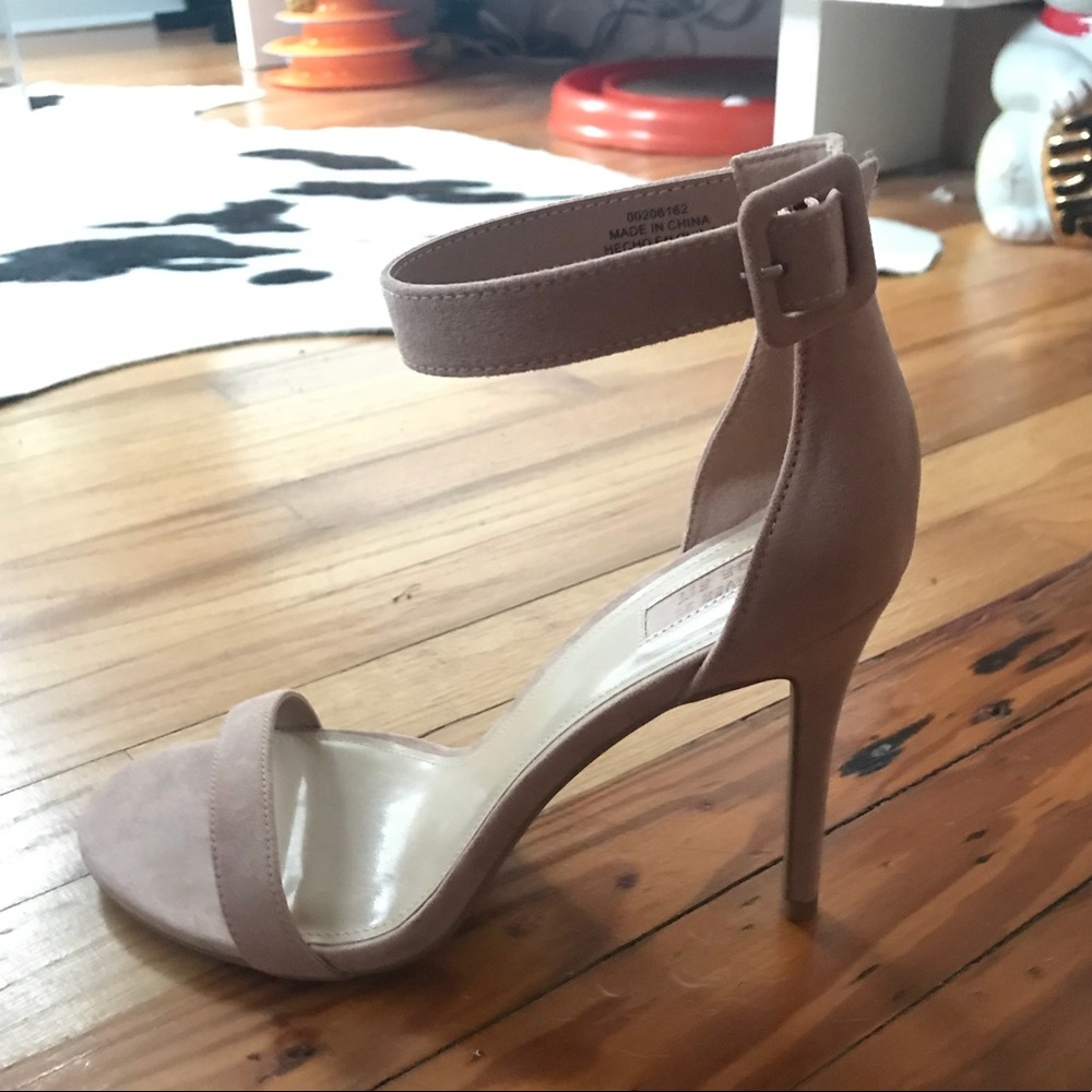 Nude strappy heel